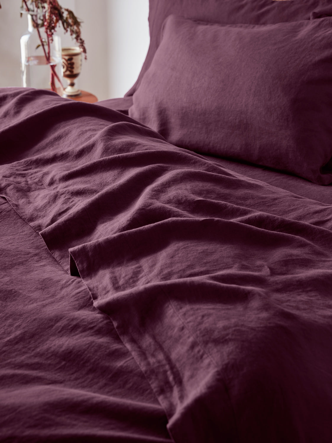 Piglet-in-Bed-AW-Plain-Linen-Bedding-Berry-Flat-Sheet2_copy_2